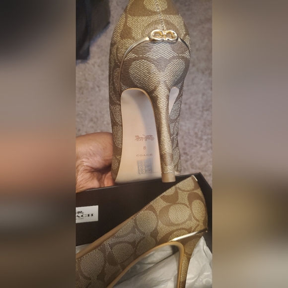Size 8 - Wiley Signature Pumps by Coach!Khaki/Saddle - Picture 2 of 5